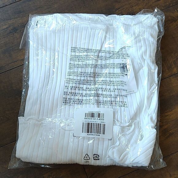 Old Navy Fitted Cropped Rib-Knit Cami Top for Women - Picture 3 of 5